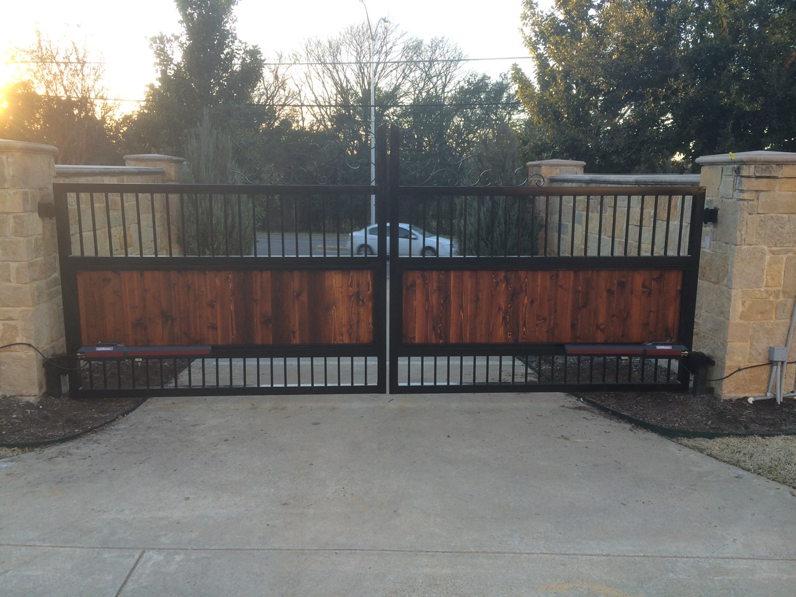 safety-features-to-have-on-your-driveway-gate-4-sure-gates