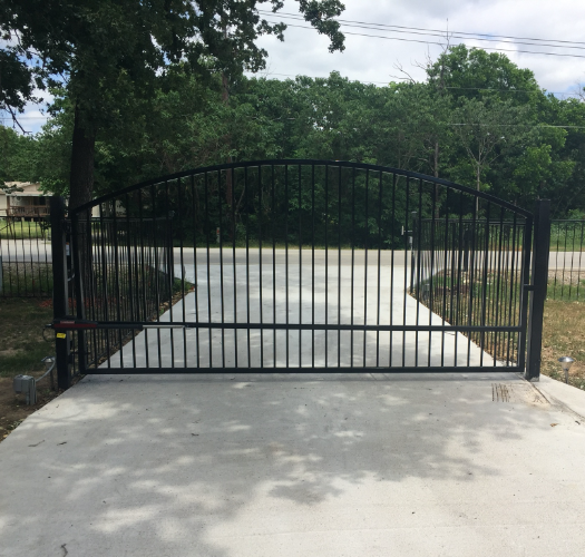 Automatic driveway gate Dallas